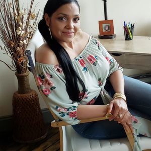 Meet your Posher, Elena